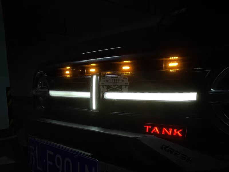 Tank 300 Grille With Grille Light